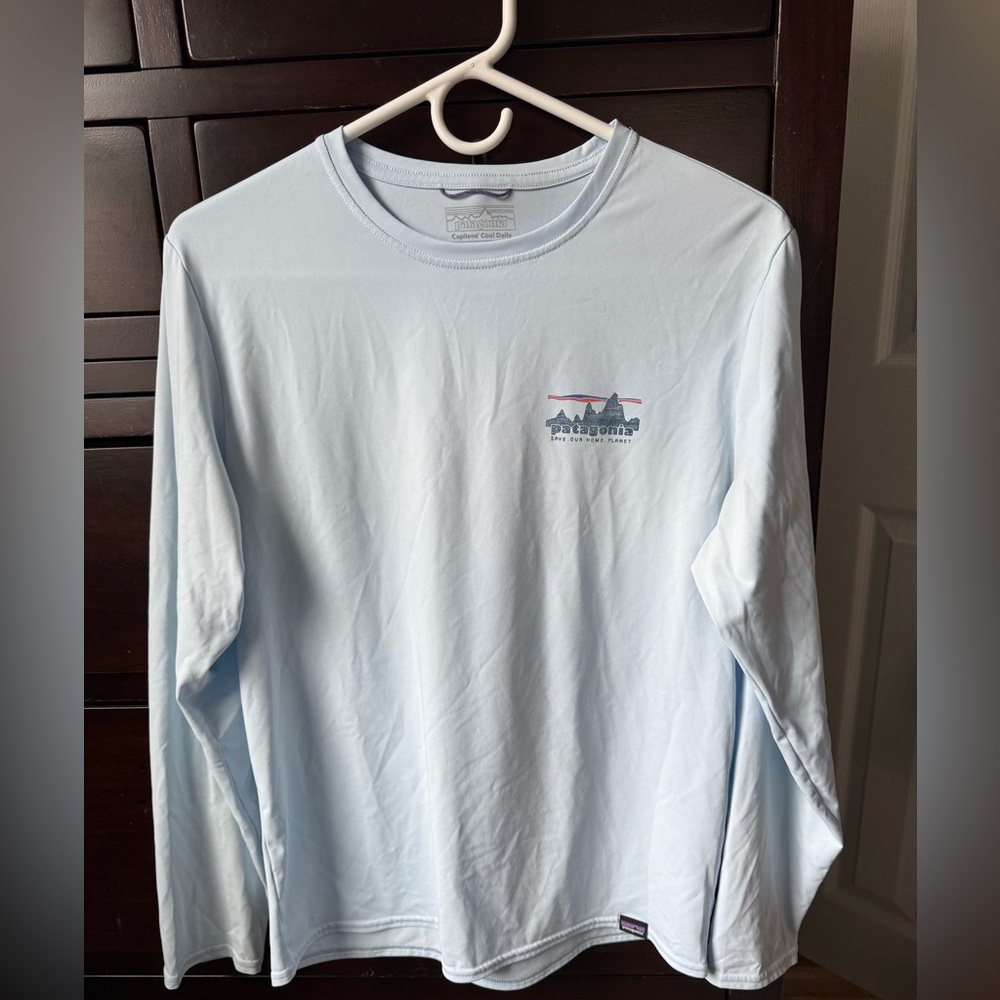 Patagonia Men's Light Blue Long Sleeve Shirt
